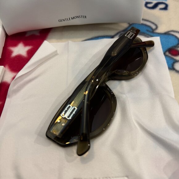Gentle Monster Statement Sunglasses – Brown Gradient Luxe Gold Detail